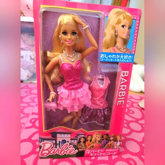 2012 Barbie Life in the Dreamhouse Doll by Mattel - Picture 2 of 4
